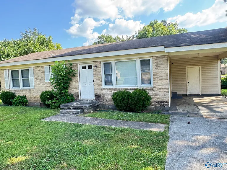 4211 Teejay Dr NW — Photo 2