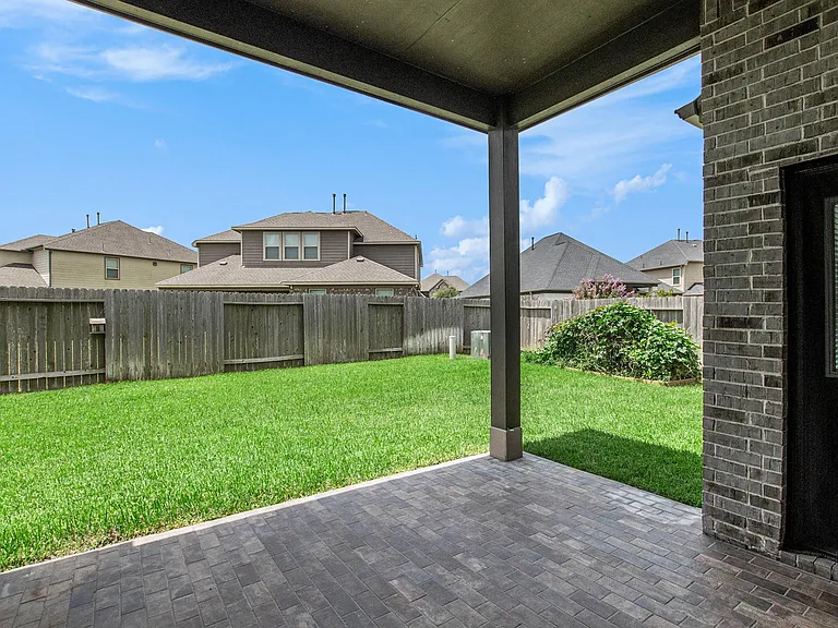 18911 Cypress Bay Dr — Photo 18