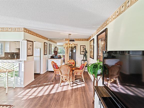 3rd image of 284 Prescott #284