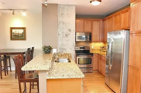 443 S Blount St — Photo 1