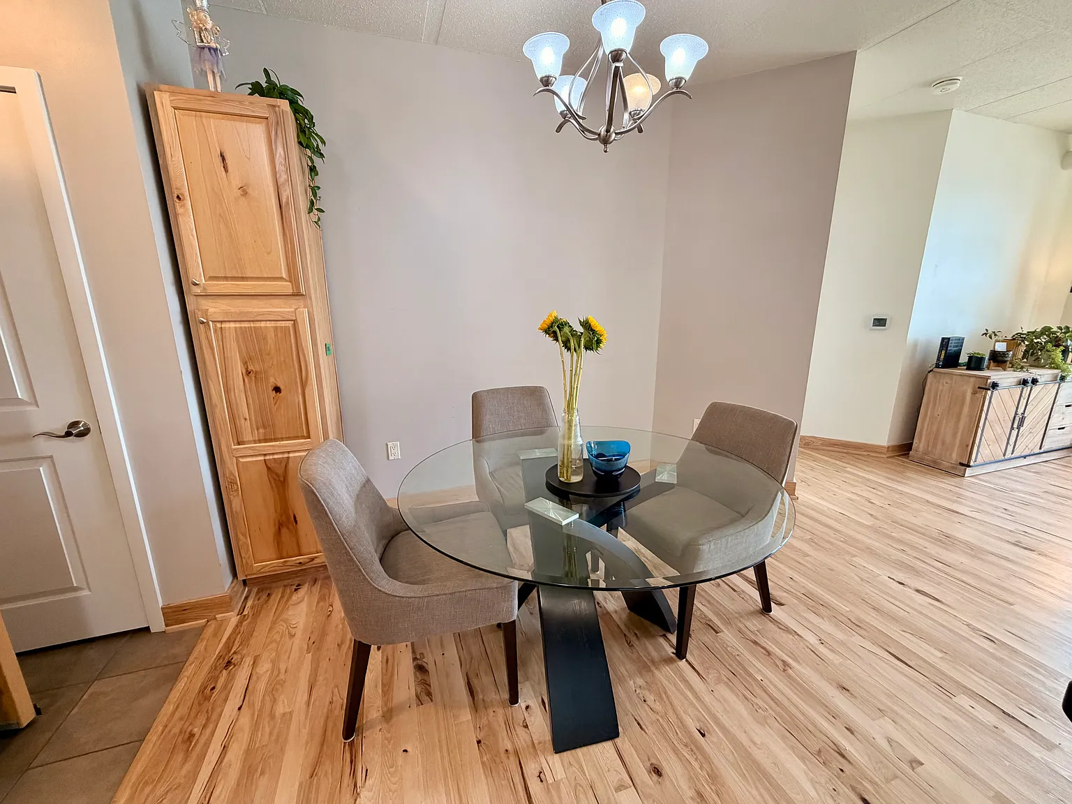 2 bed, 1242 sqft, $3,350 — Photo 4