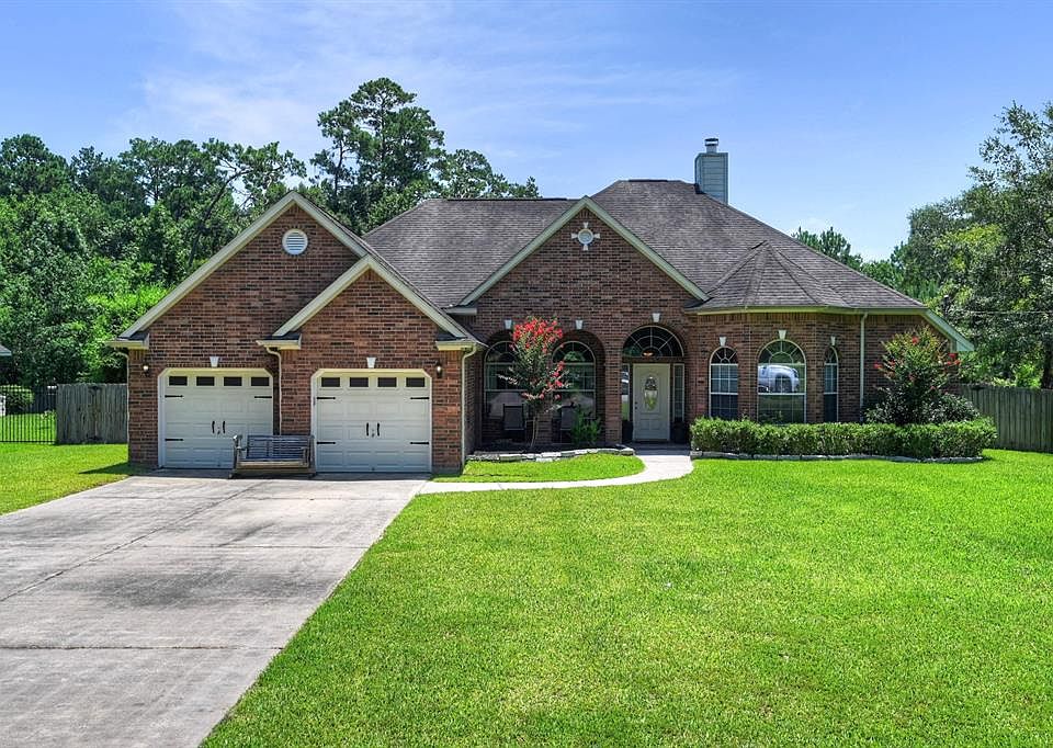 1st image of 32406 Riverwood Dr