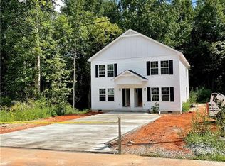 206-208 Elizabeth St, Lincolnton, NC 28092