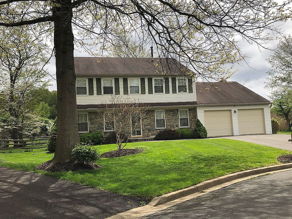2nd image of 15405 Indianola Dr