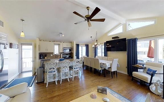 3rd image of 6309C Long Beach Blvd