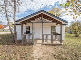 803 S 4th St, De Soto, MO 63020
