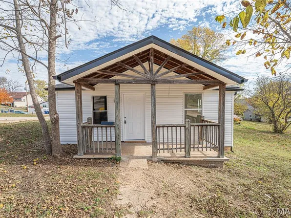 803 S 4th St, De Soto, MO 63020