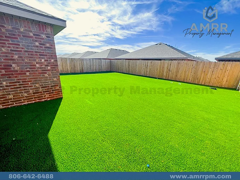 2029 Kenwood Ave — Photo 18