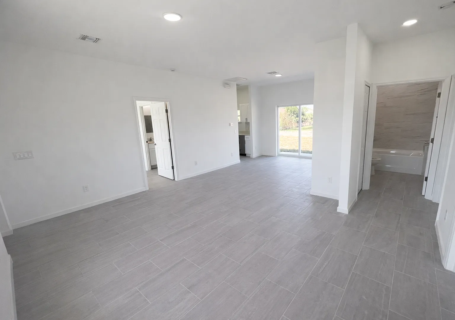 New Construction- Modern 3 Bed / 2 Bath Home In E Lehigh Acres — Photo 2