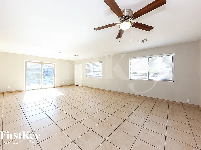 14623 N 32nd Pl — Photo 4