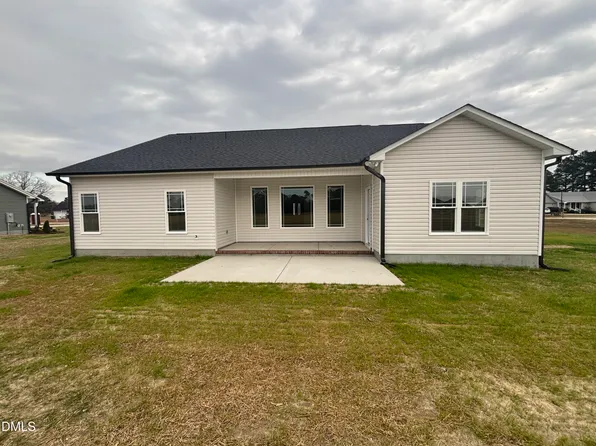 127 Budd Godwin Ln, Dunn, NC 28334