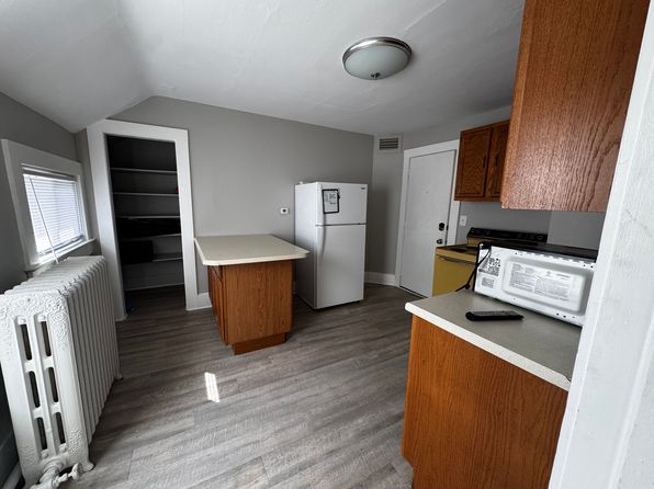 848 E Grand Ave APT 4