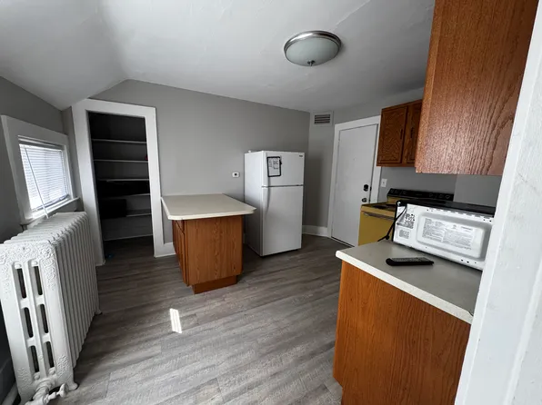 848 E Grand Ave APT 4, Eau Claire, WI 54701