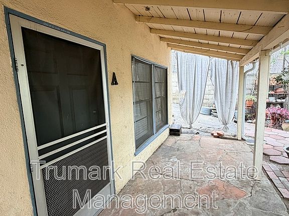 2nd image of 2405 Honolulu Ave Suite A