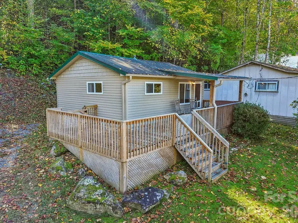 58 Leisure Ln, Maggie Valley, NC 28751
