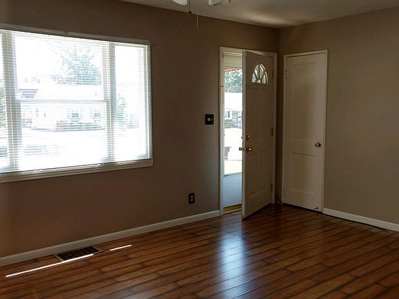 4th image of 829 W Purtscher Dr