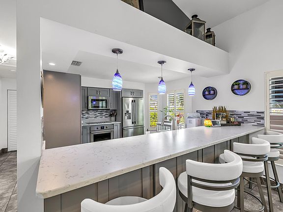 4th image of 24 Dogwood Circle