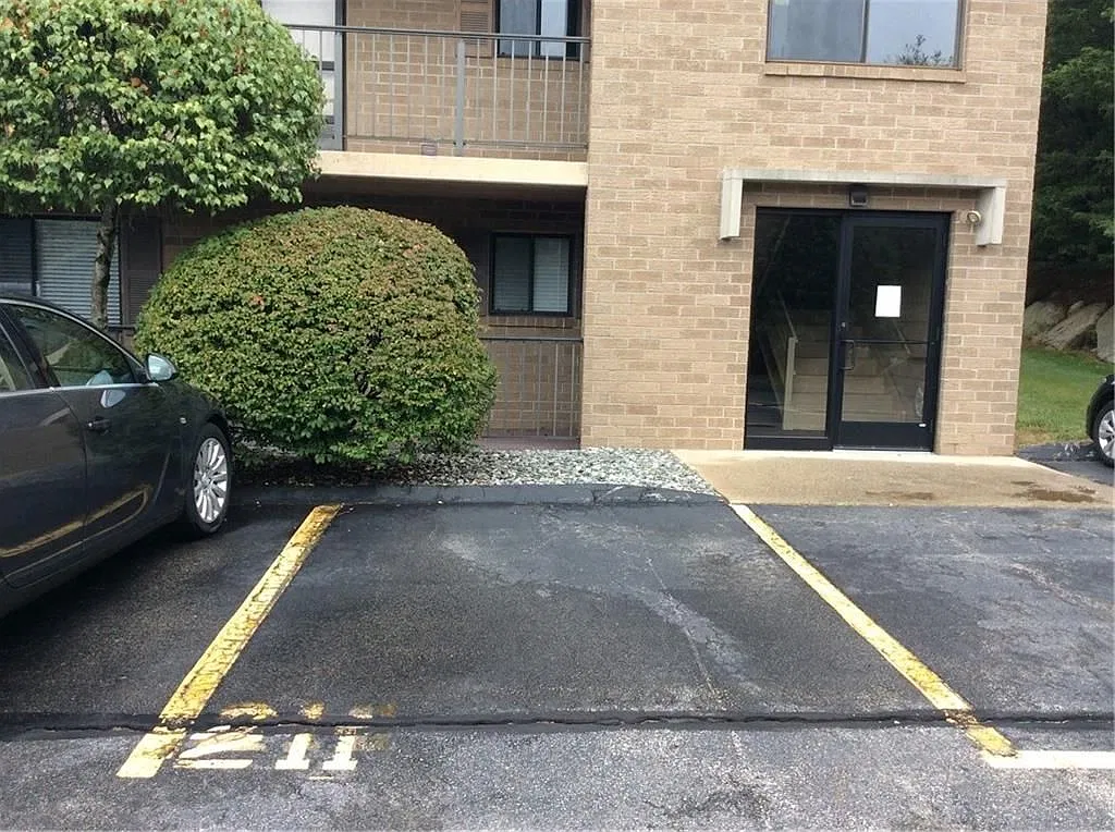 2 bed, 2.0 bath, 1176 sqft, $2,300 — Photo 4