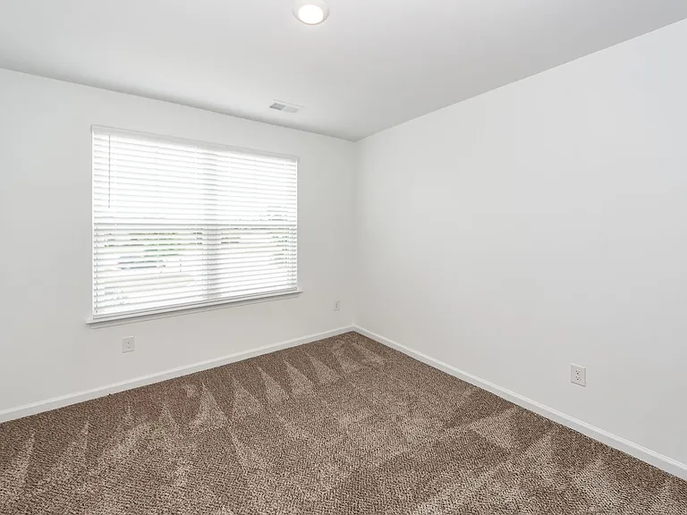715 Hilchot Dr — Photo 38