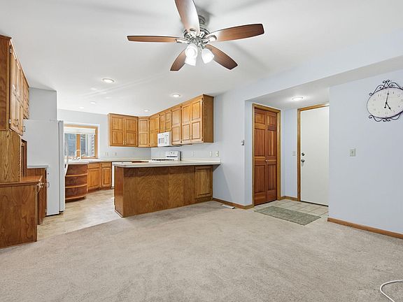 5th image of 7807 W 110th St