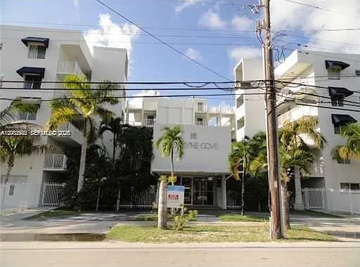 Biscayne Cove Condo — Photo 2
