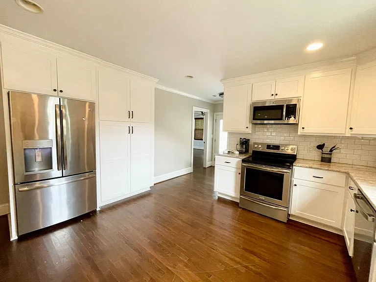 3028 Hope Ave — Photo 6