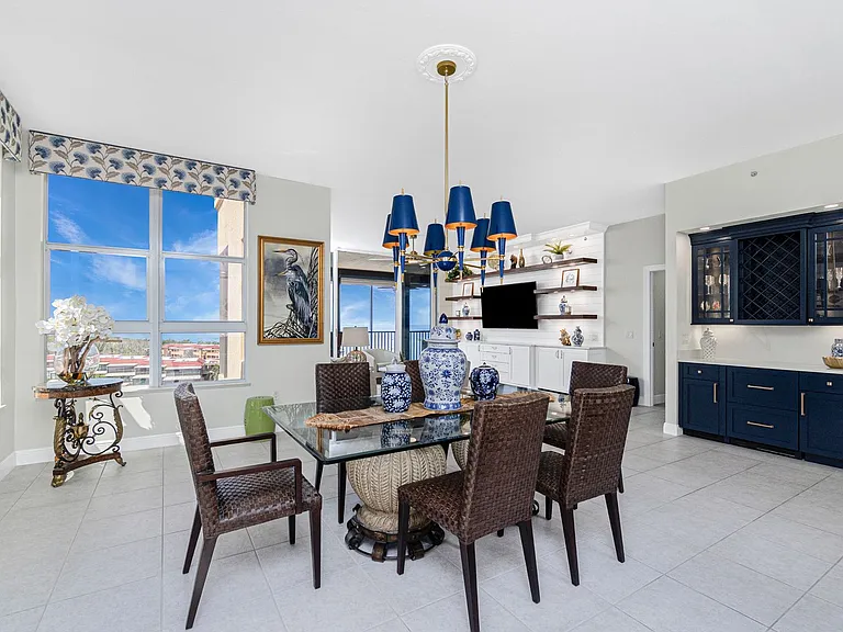3313 Sunset Key Cir #701 — Photo 11