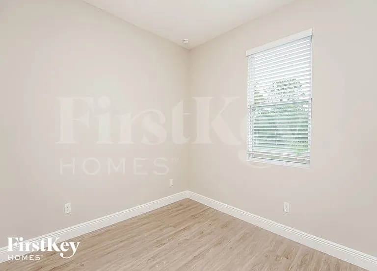 2420 San Filippo Dr SE — Photo 10