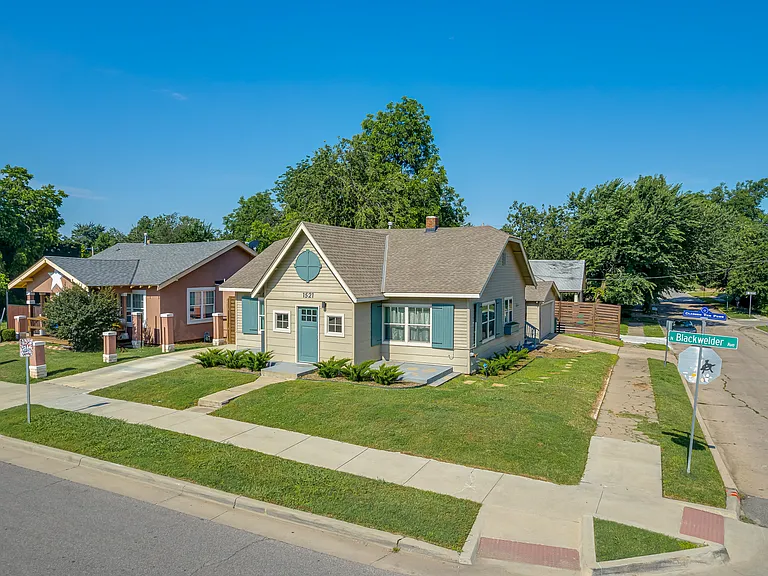 1521 N Blackwelder Ave — Photo 44