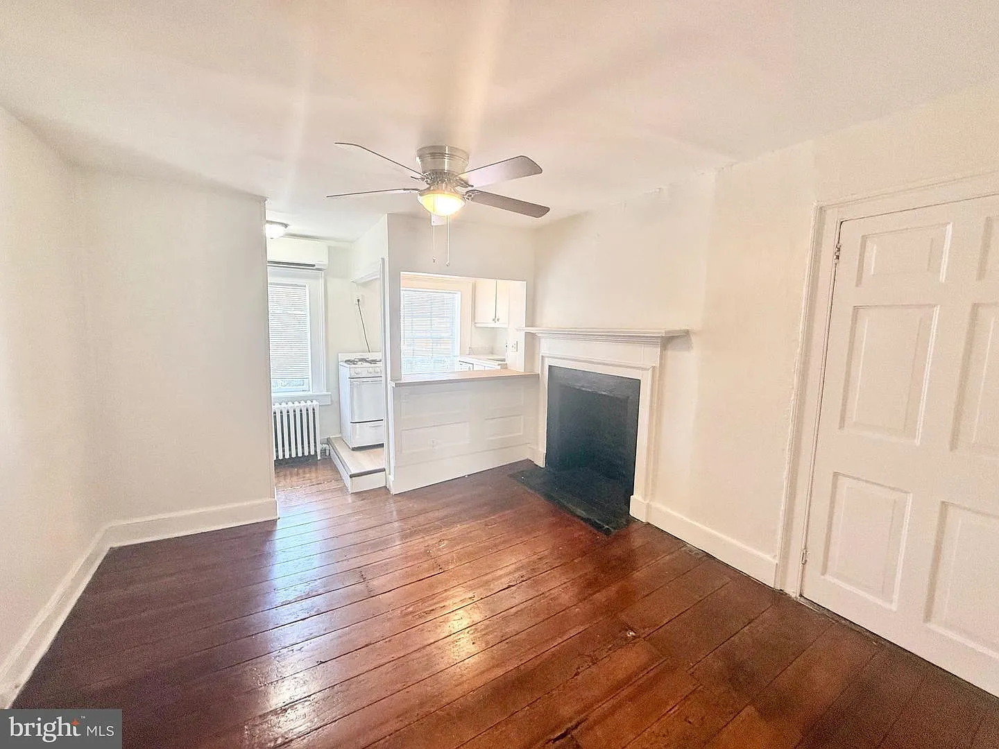 1 bed, 700 sqft, $2,099 — Photo 4