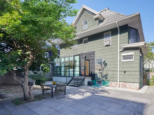 792 East 21st Street image 24 of 25