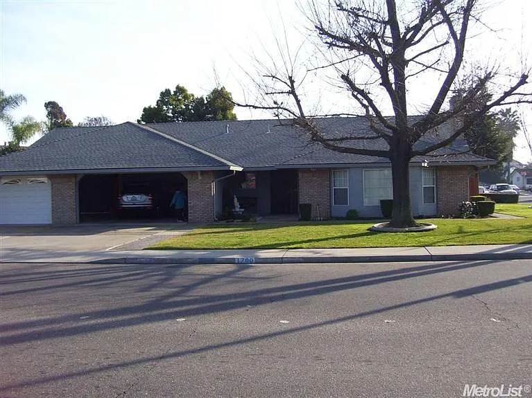 1700 Hackett Rd photo 1