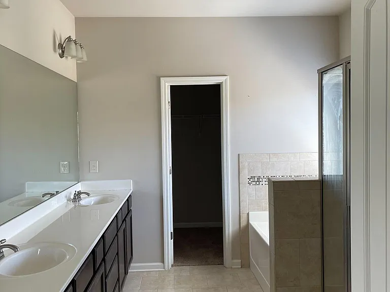 5313 Catrina Way — Photo 9
