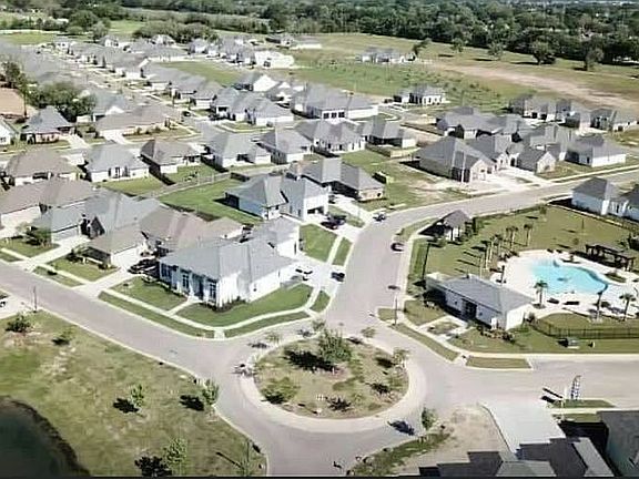 3rd image of 106 Eastwood Dr