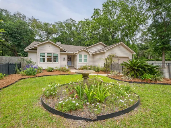1170 W Shore Dr, Brunswick, GA 31523