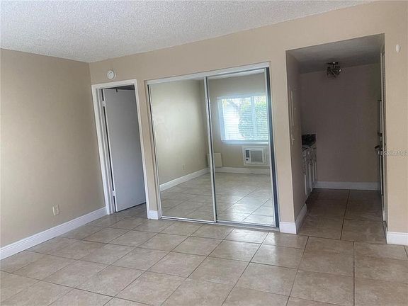 3rd image of 4133 DOLPHIN DRIVE #4133