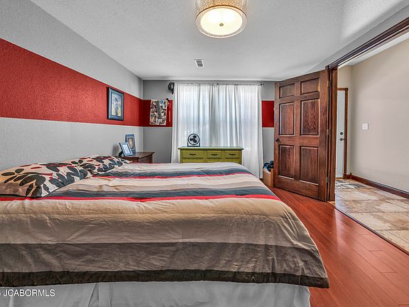 5th image of 5412 La Charette Dr