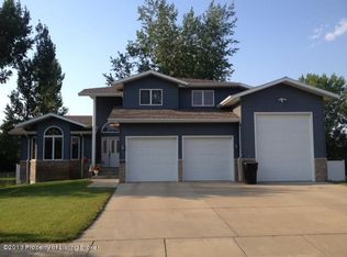 151 Kuchenski Dr, Dickinson, ND 58601