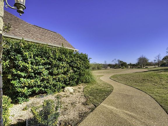 2nd image of 326 Leafdale Trl