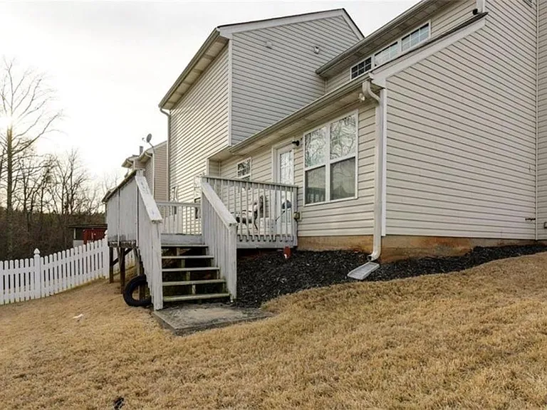 324 Greystone Pkwy — Photo 20