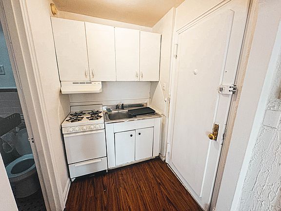 5th image of 433 W 44th St APT 4F
