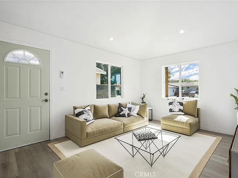 6539 N Bobbyboyar Ave — Photo 1