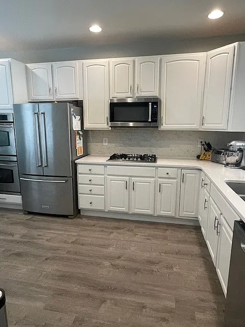 6 bed, 3292 sqft, $3,400 — Photo 2