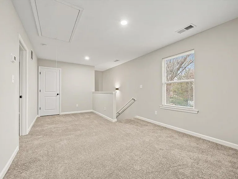 2845 Yale Ave — Photo 15