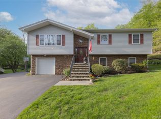 5 Nickolaus Ln, Nanuet, NY 10954