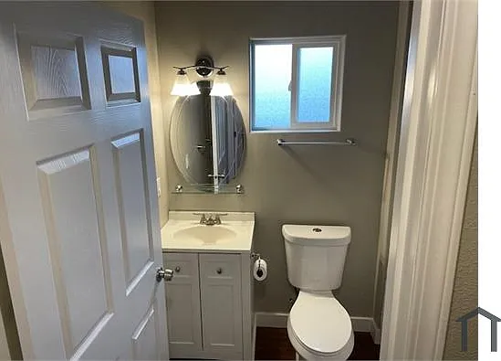 2050 Walnut St SW #2050 — Photo 8