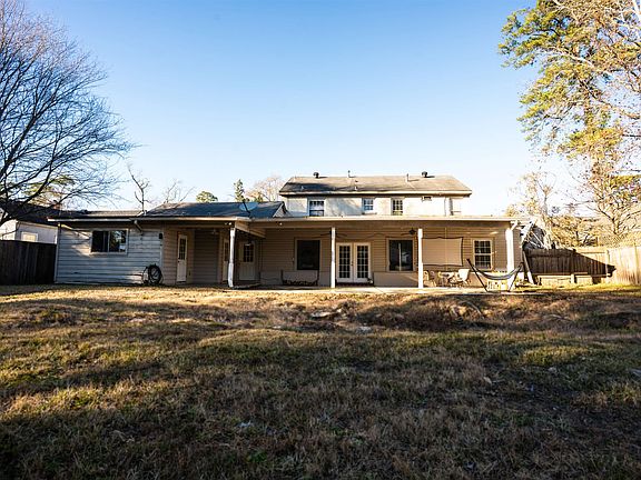 2nd image of 2585 Gladys Ave.