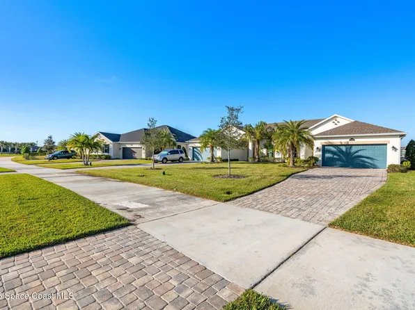 2738 Spur Dr, Melbourne, FL 32940