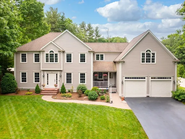 24 Macfarlane Dr, Kingston, MA 02364
