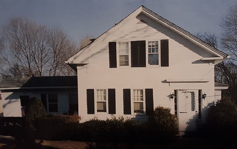 1st image of 320 Shore Acres Ave